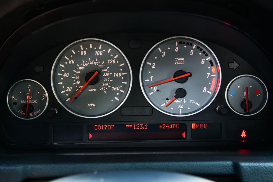 Панель приборов BMW X5 4.8is 2004 года  (NA) (фото 70 из 73)